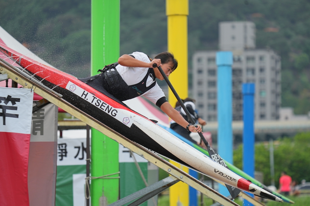 以激流為主的吳亭儀在靜水也一樣厲害（臺北市政府教育局提供）。