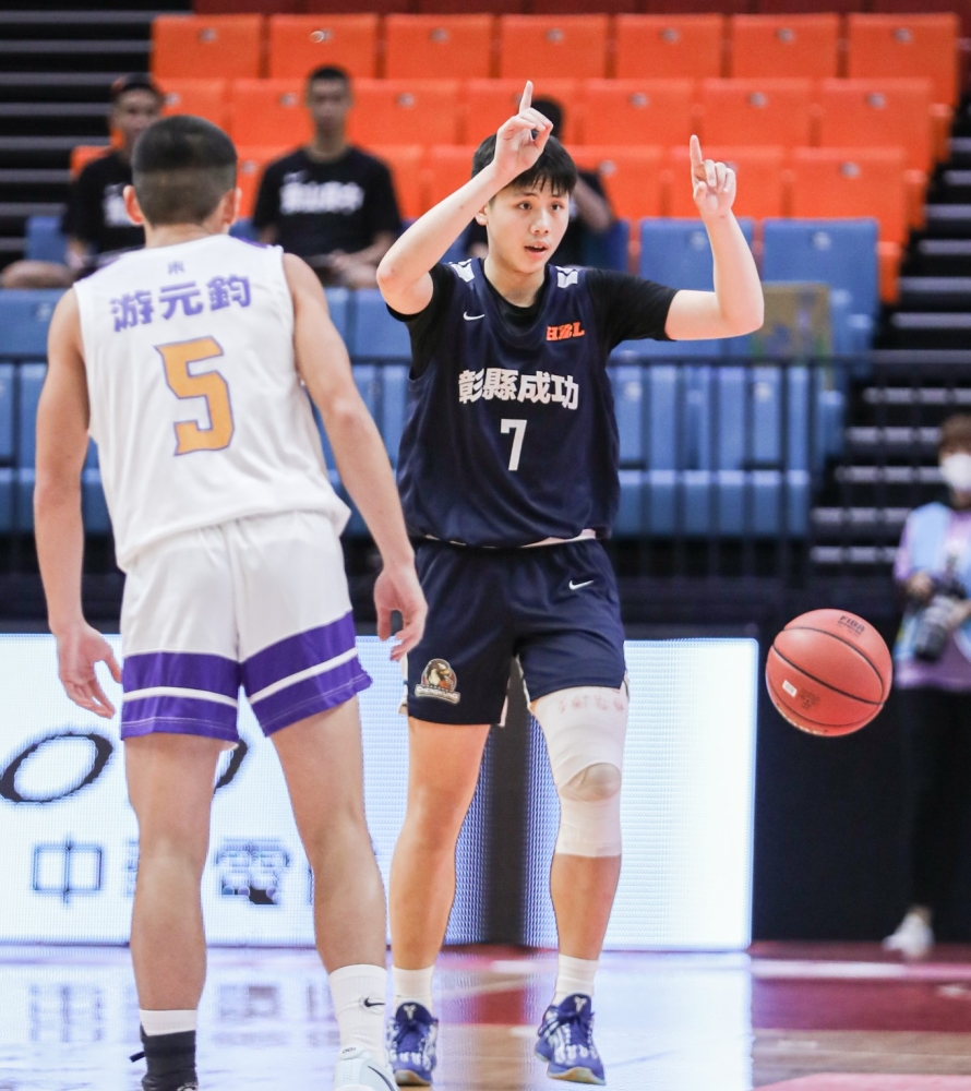 成功兄弟檔弟弟余玄騰。