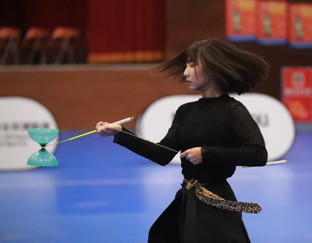 扯鈴大專組舞台賽出現很多扯鈴“精靈”。  照片：民俗運動發展中心