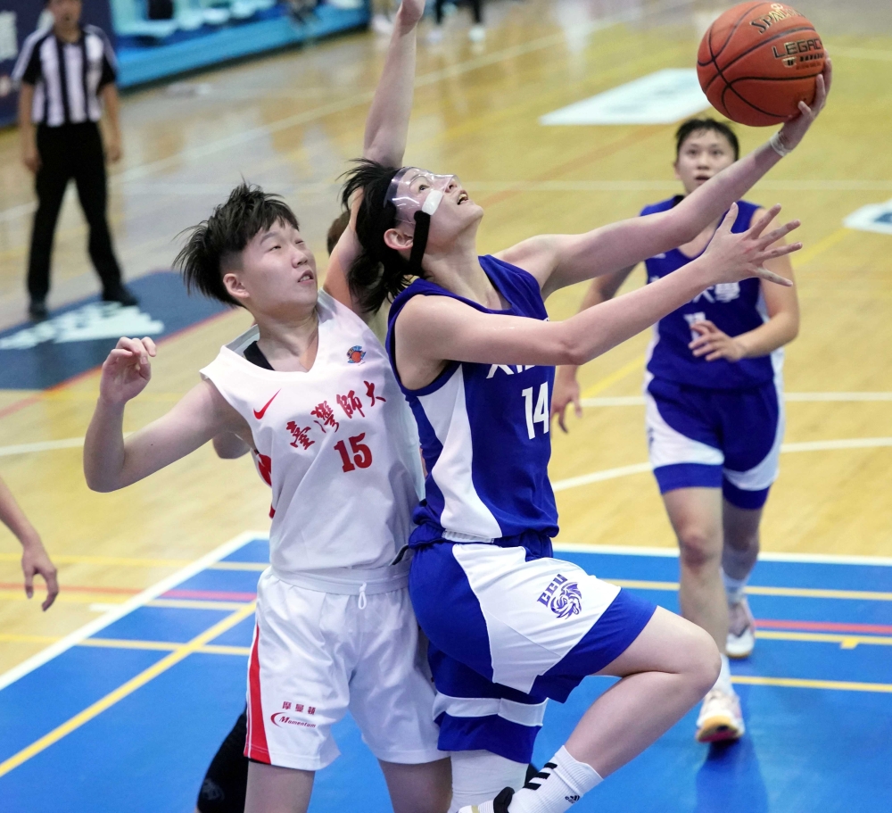 文化大學郭虹廷20分11籃板5助攻。