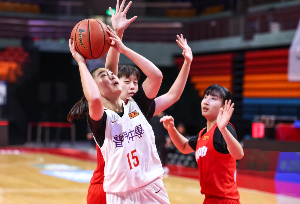 普門傅品璇28分8籃板。