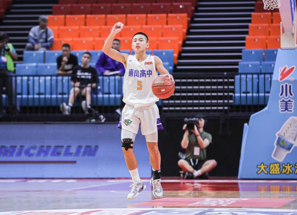 東山主控游元鈞。