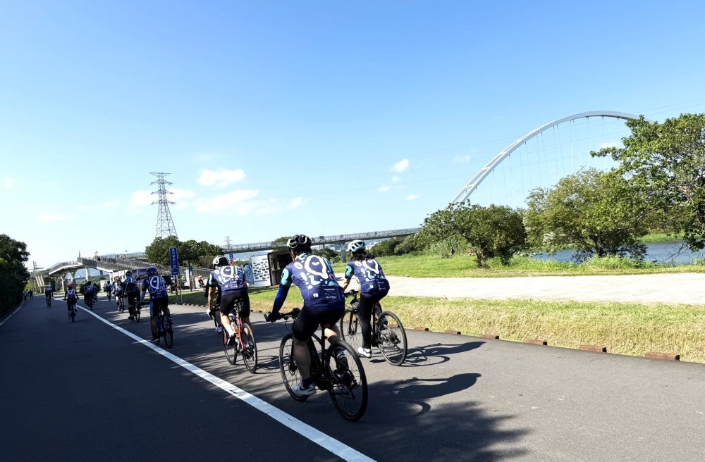 領航騎士團挑戰北橫。自行車新文化基金會提供。