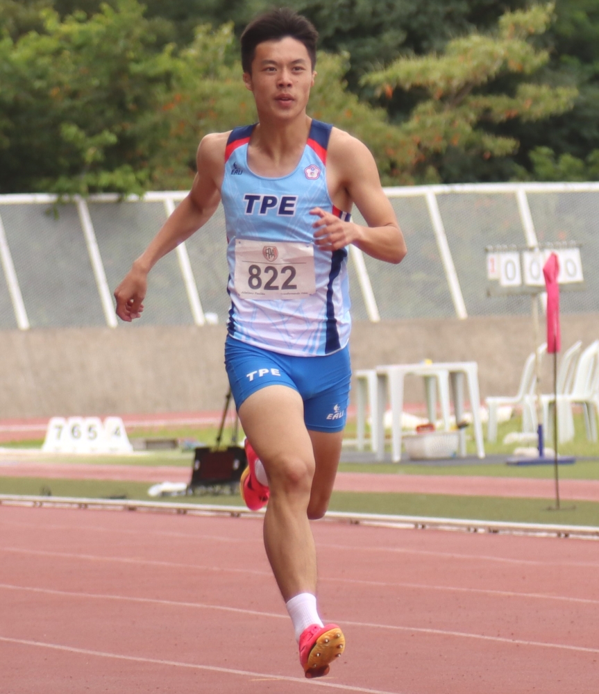 金門高中楊天筆400公尺銅牌。