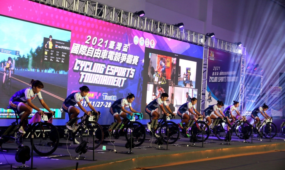 2021年臺灣盃國際自由車電競爭霸賽，吸引22國好手爭霸。體育署提供。下同。