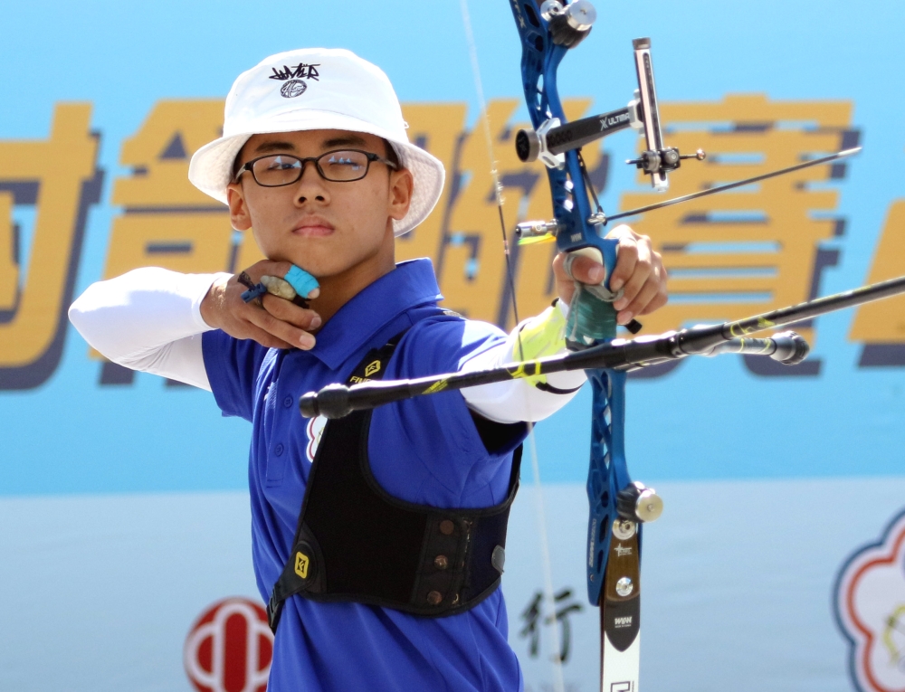 從協會青年隊「畢業」的吳昱明，是企業射箭賽四年選秀狀元熱門人選。中華企業射箭聯盟／提供。