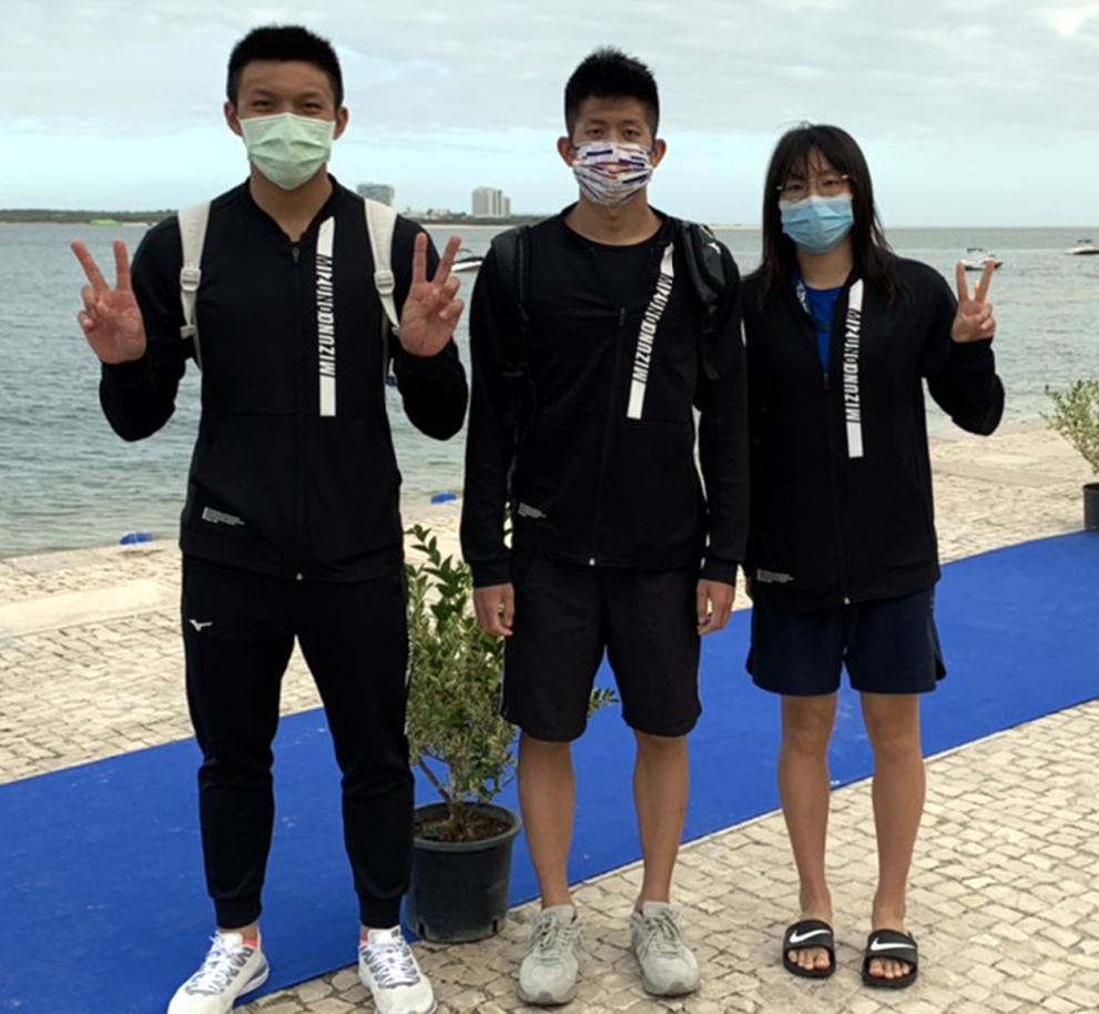 中華隊泳將曾楷文（左起）、卓承齊和王怡臻。中華民國游泳協會國際組提供。