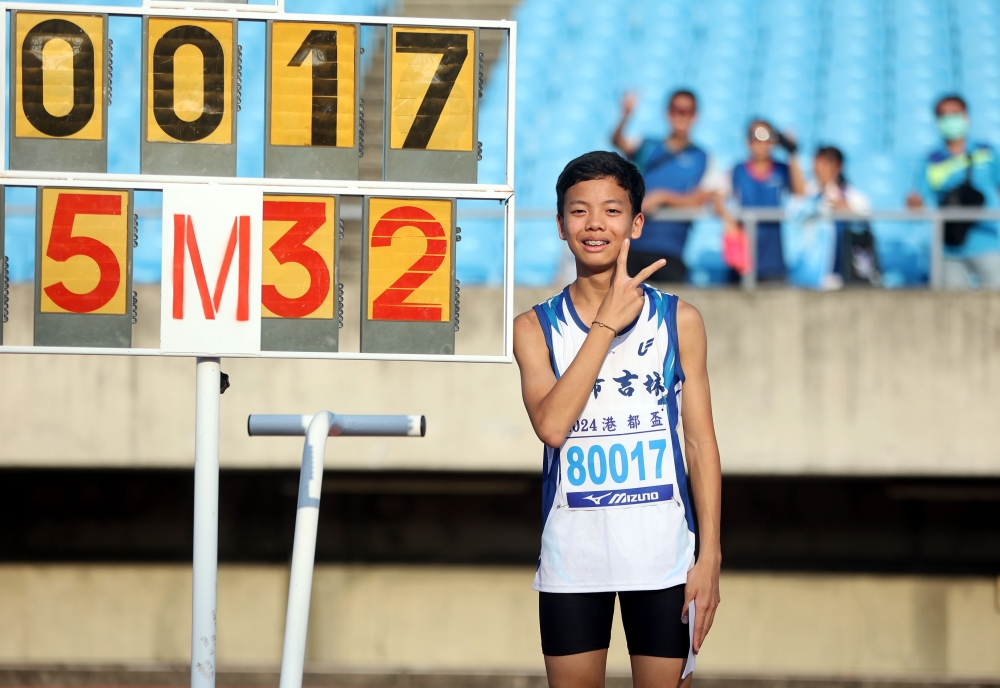 林樂昕以5公尺32打破港都盃全國田徑賽國小男童跳遠大會紀錄。林嘉欣／攝影。