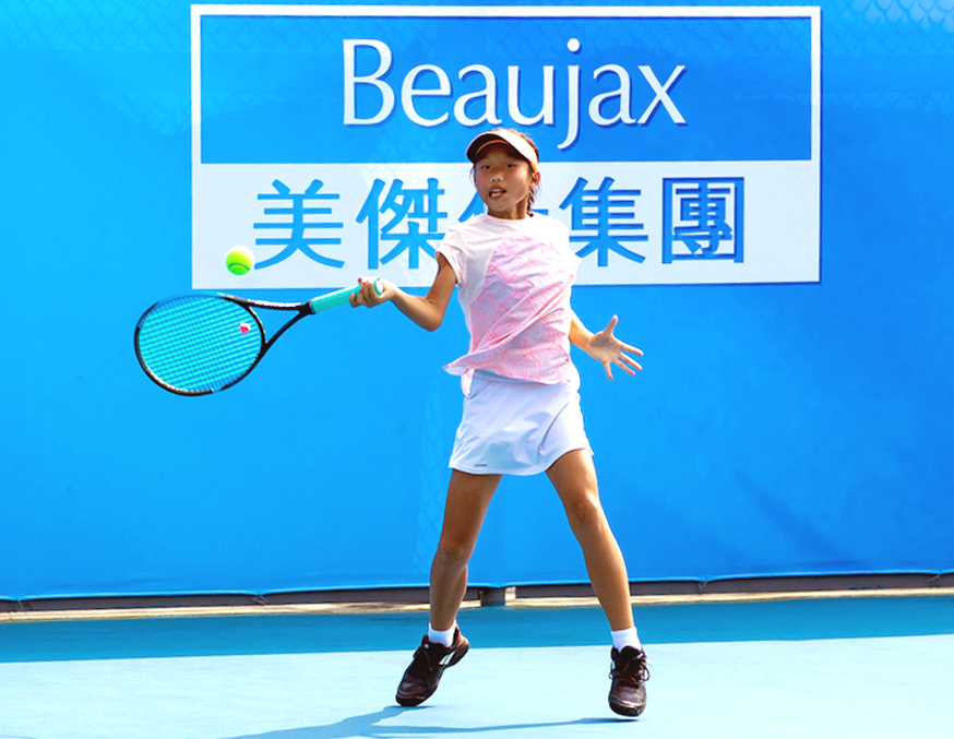 12歲女單冠軍江采蓉生涯首度勇奪青少年A級單打冠軍。海碩整合行銷提供。下同。