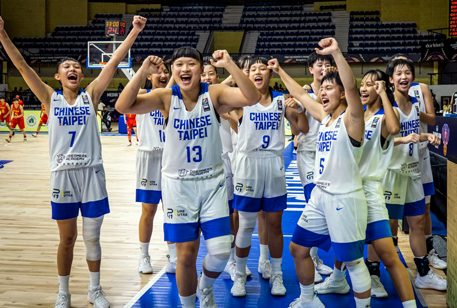 中華克紐復仇晉四揮師世青。FIBA提供。下同。