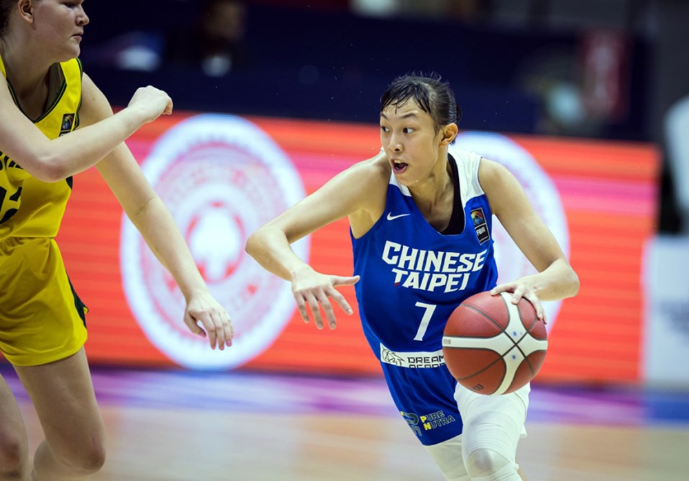 中華隊張聿嵐先發34分26秒三分球6投中2拿14分、6籃板、3抄截。