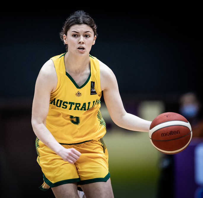 甫率澳洲獲U19世青賽亞軍、獲選大會最佳五人的19歲後衛Jade Melbourne首進國家隊。取自FIBA官網。