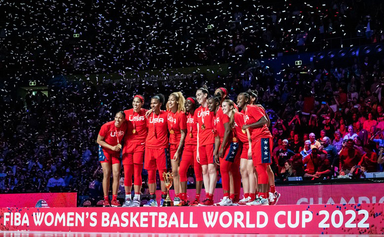 美女籃8連勝、跨5屆30連勝、4連霸、隊史第11冠。取自FIBA官網。下同。