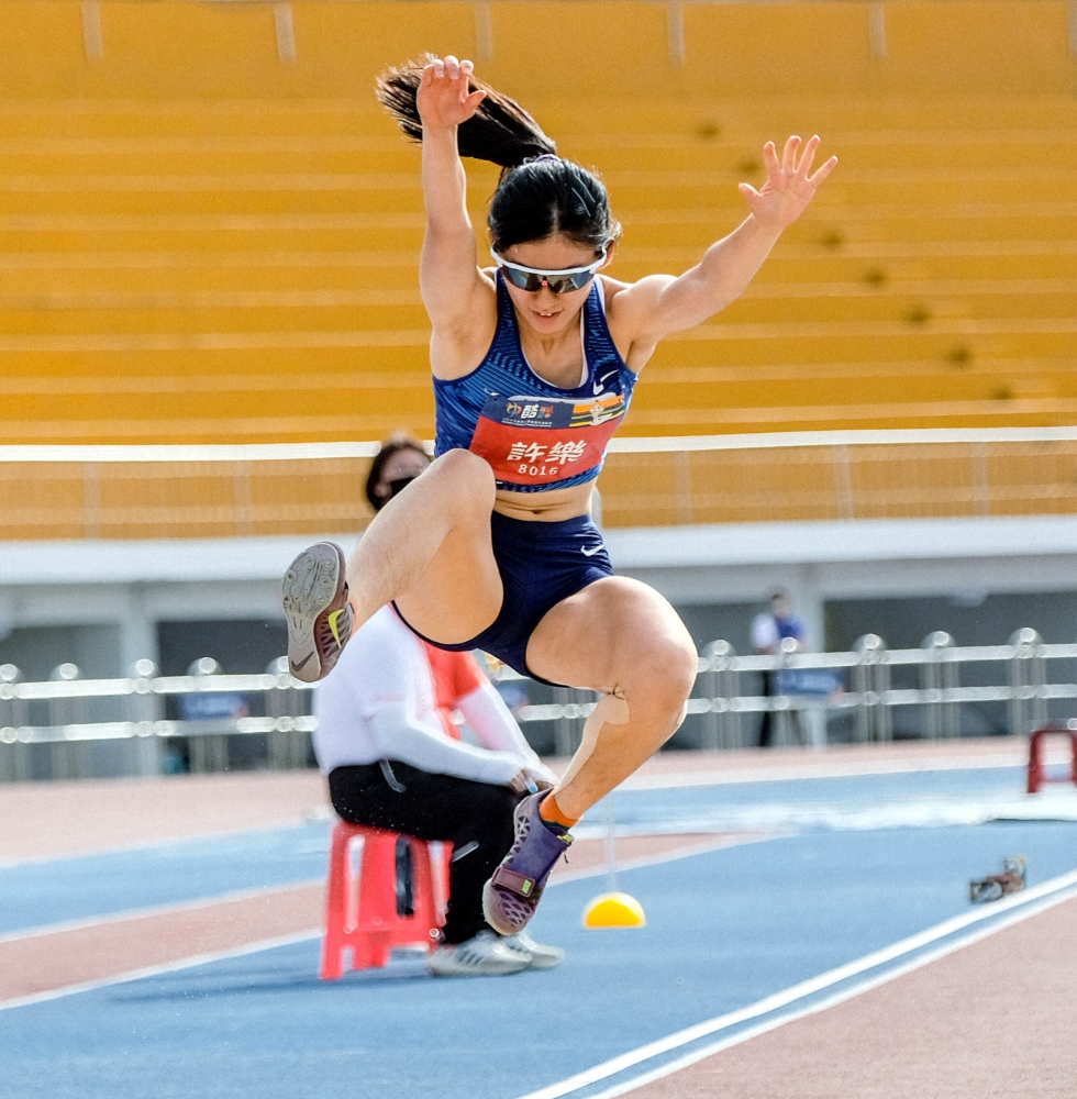 聽障女子組田徑跳遠金牌臺中市許樂。