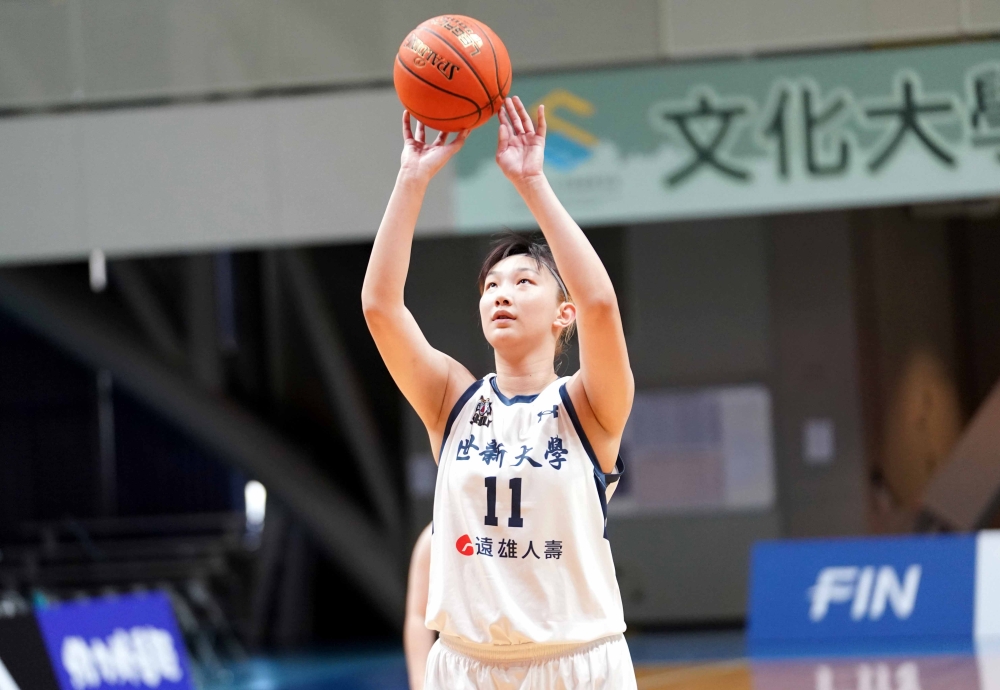 趙云楓轉披世新大學戰袍UBA首戰，拿下16分10籃板。