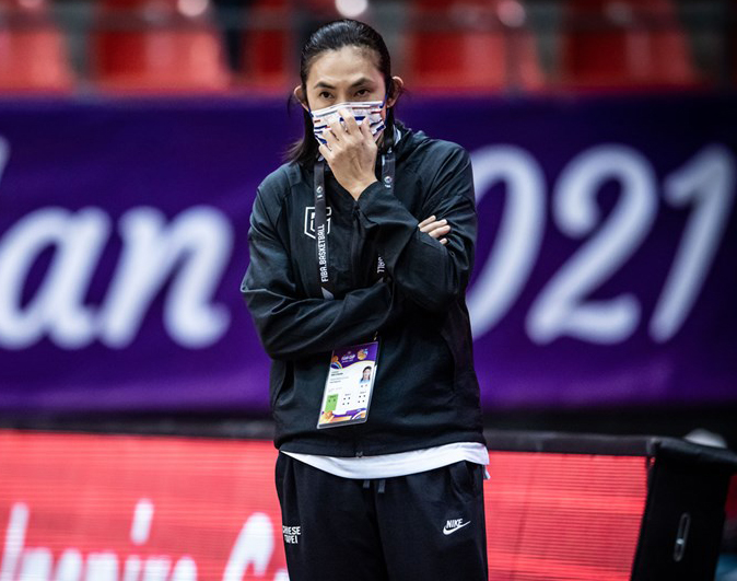首掌中華隊兵符的總教練錢薇娟。取自FIBA官網。
