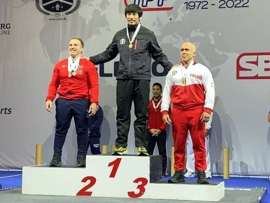 吳宜衡男子74公斤級榮獲硬舉金牌。