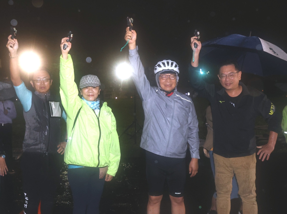 臺灣KOM自行車登山王挑戰上午5時鳴槍出發。林嘉欣／攝影。