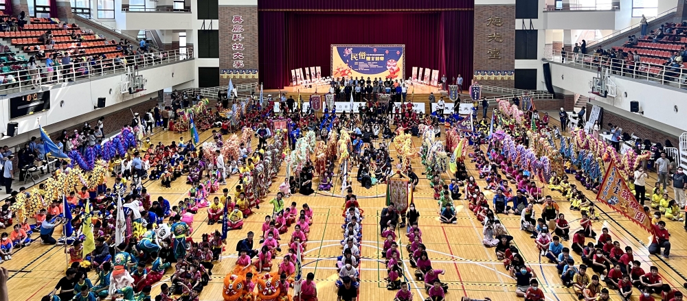 112學年度各級學校民俗體育競賽開幕典禮大合照（臺南大學提供）。
