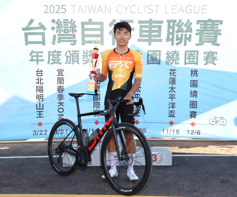 EPIC TRCA Team「新北閃電」曾奕維勇奪臺灣自行車聯賽男子組總冠軍。林嘉欣／攝影。