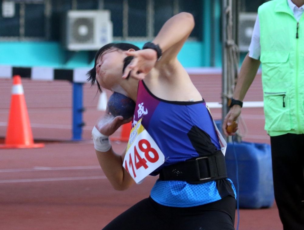 江靜緣在國女鉛球兩破U18全國紀錄並達標亞青少。林嘉欣／攝影。
