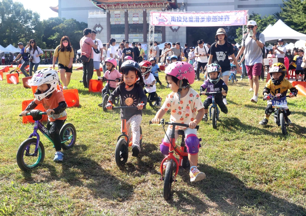 滑步車賽。中華民國自行車騎士協會提供。
