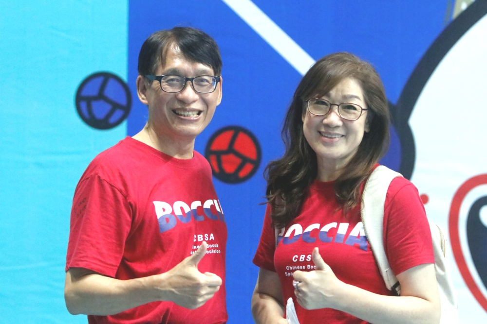 地板滾球運動協會理事長劉漢宗（左）。大會提供。下同。