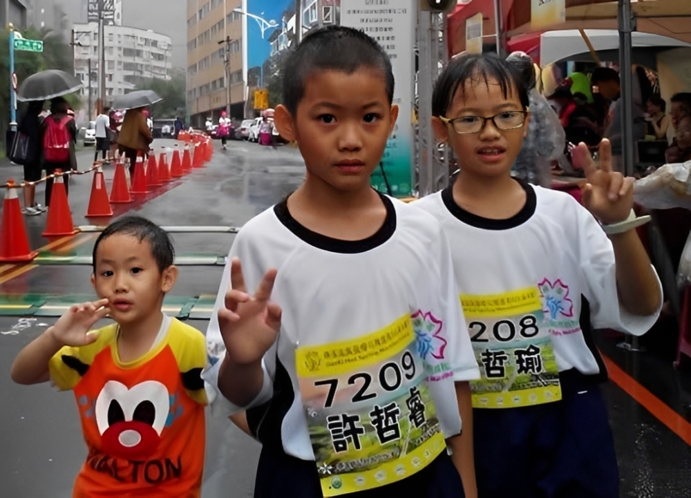 許氏3兄弟從小愛運動。許媽媽／提供。