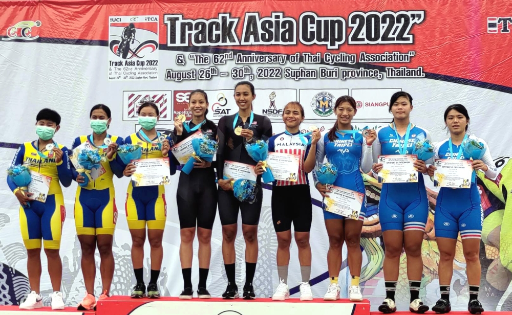 中華亞培隊在菁英女子團隊競速賽奪銅。
