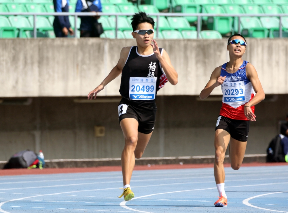 國男400公尺冠軍熊晨佑（左）。林嘉欣／攝影。