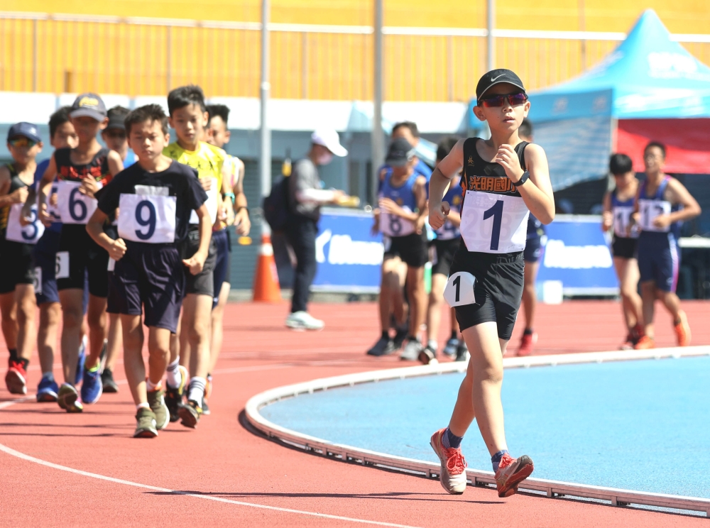 國小男童組3000公尺競走決賽。林嘉欣／攝影。