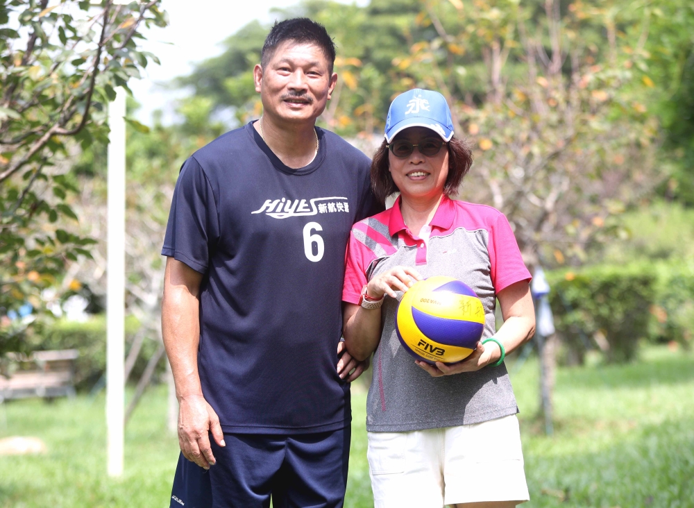 余清芳第39度參與永信杯排球賽，太太愛相隨當啦啦隊。