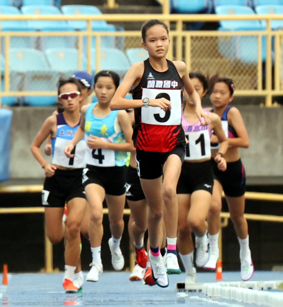 蘭雅國中楊絮涵勇奪全中錦國女3000公尺冠軍。林嘉欣／攝影。