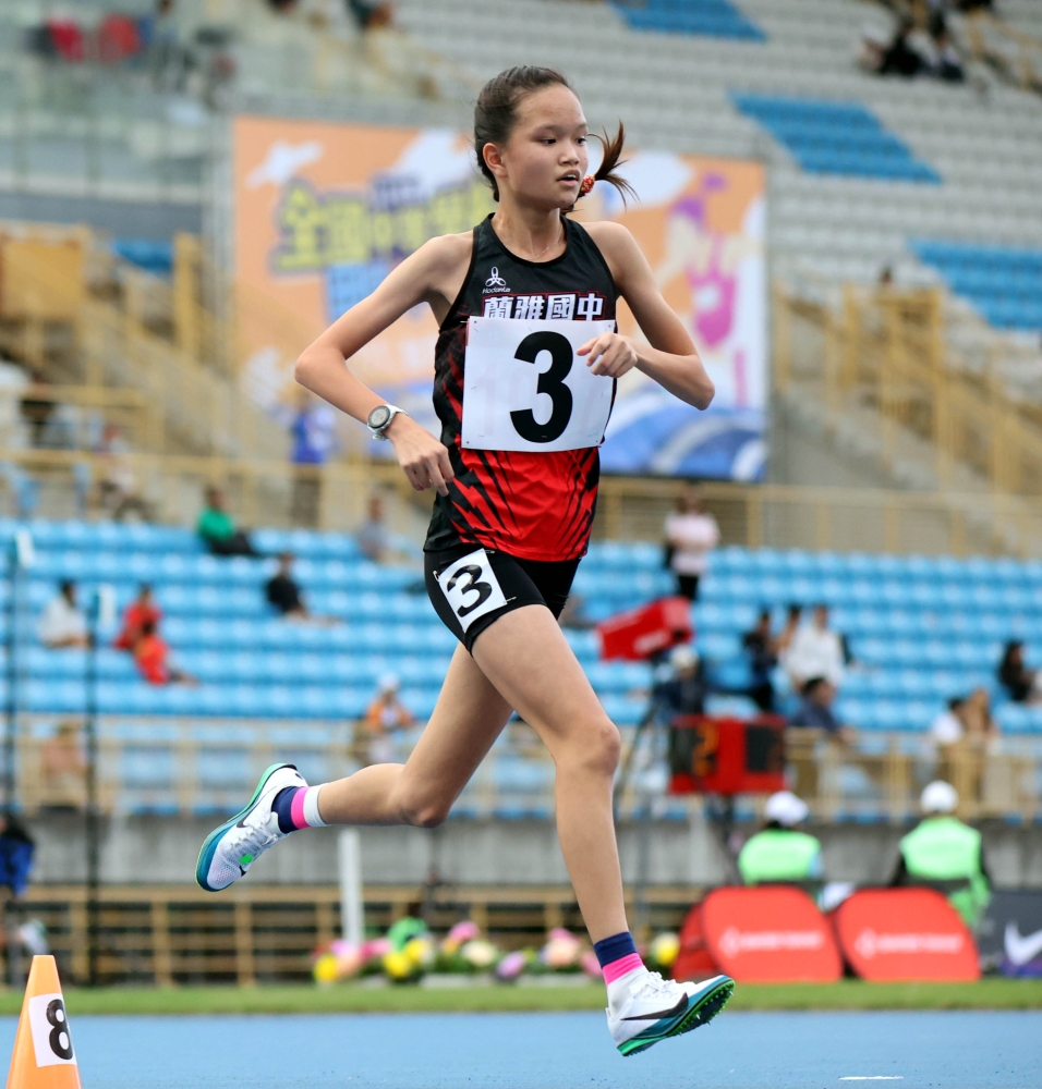 蘭雅國中楊絮涵勇奪全中錦國女3000公尺冠軍。林嘉欣／攝影。