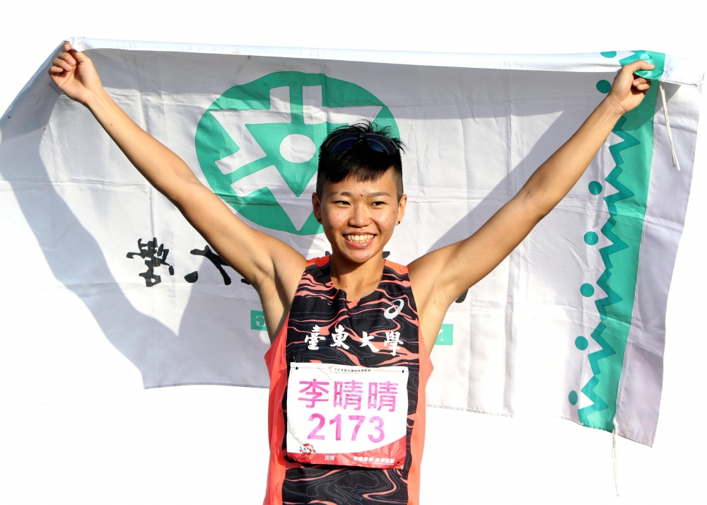 李晴晴以1.87打破高懸32年的女子跳高全國紀錄。林嘉欣／攝影。