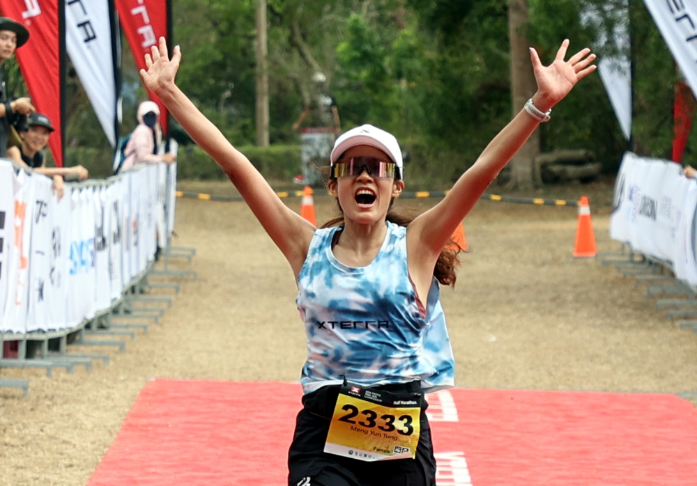 越野跑21K女子組冠軍董孟芸。XTERRA Taiwan提供。