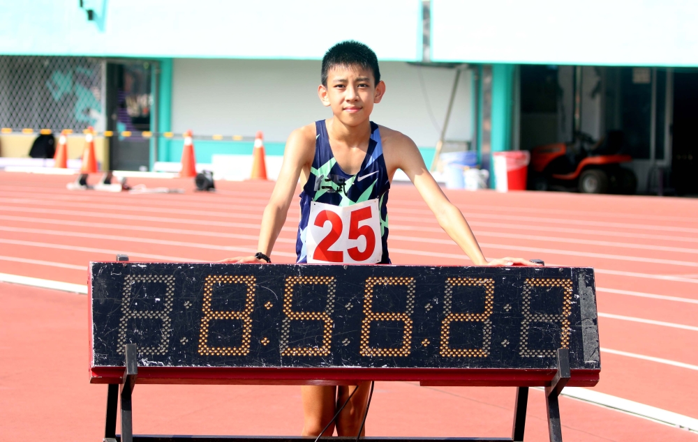 14歲的簡子傑在3000公尺打破高懸22年的U18全國紀錄。林嘉欣／攝影。