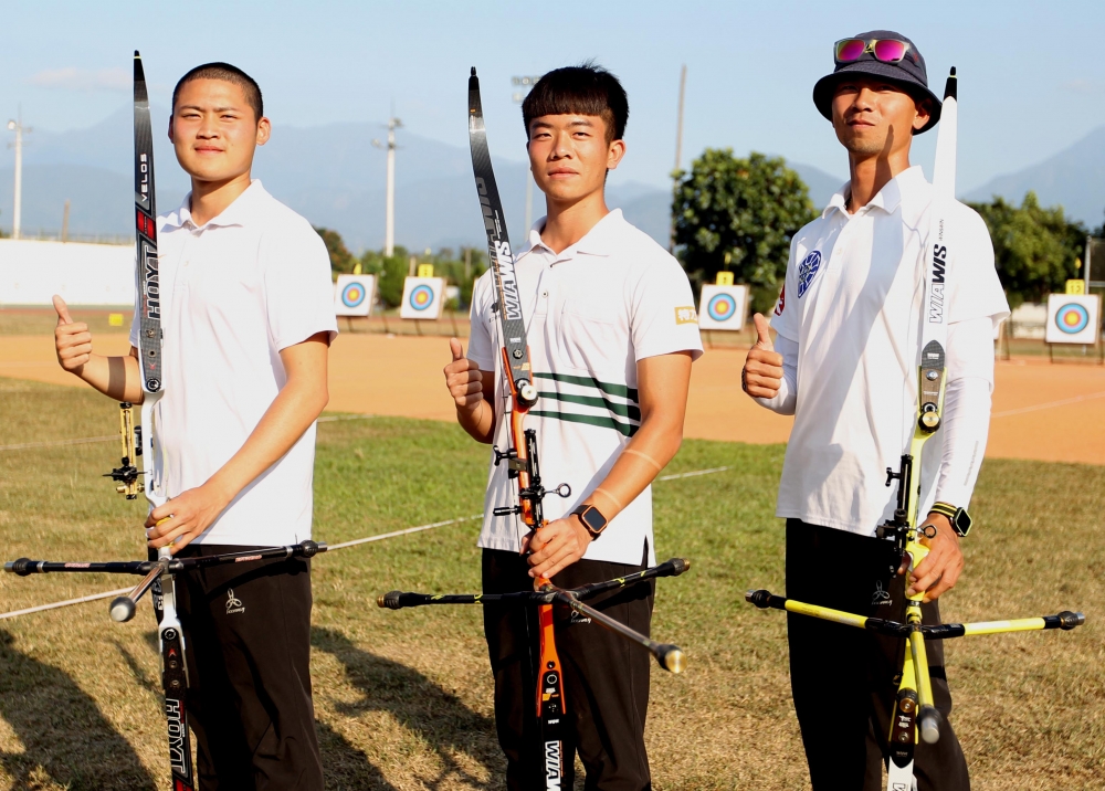 中華射箭隊湯智鈞（左起）、鄧宇成和魏均珩。資料照片 林嘉欣／攝影。
