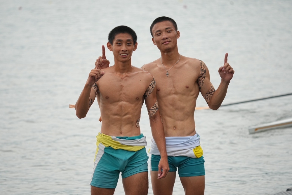 水里商工劉亮坤(左)／白子韋都拿下3金（臺北市政府教育局提供）。