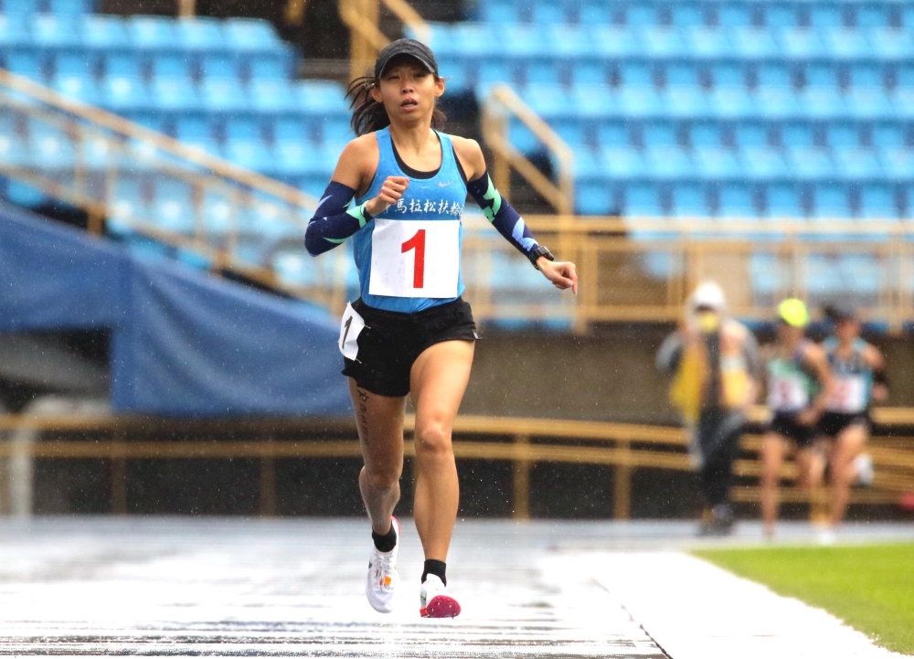 曹純玉打破高懸18年的公開女5000公尺大會紀錄。林嘉欣／攝影。