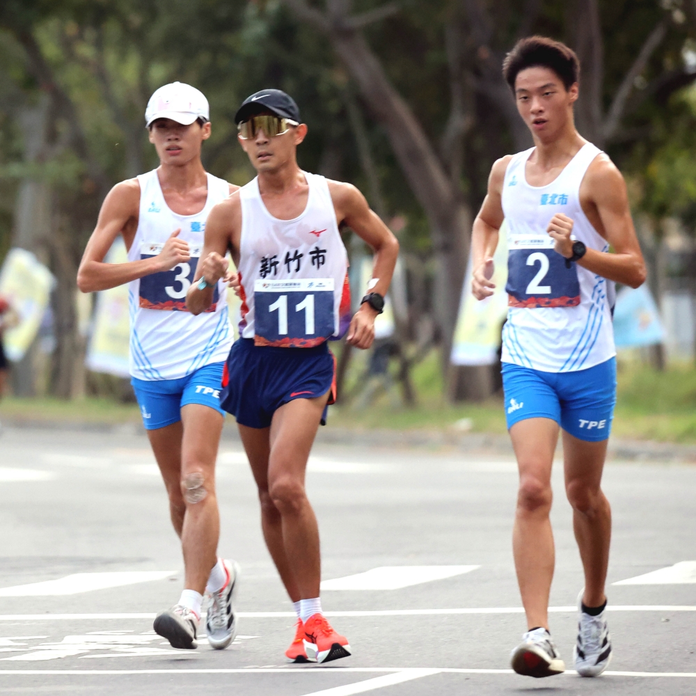 許嘉維(中)。林嘉欣／攝影。