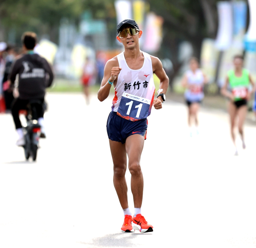 許嘉維在雲林全運20公里競走破大會寫三連霸！林嘉欣／攝影。