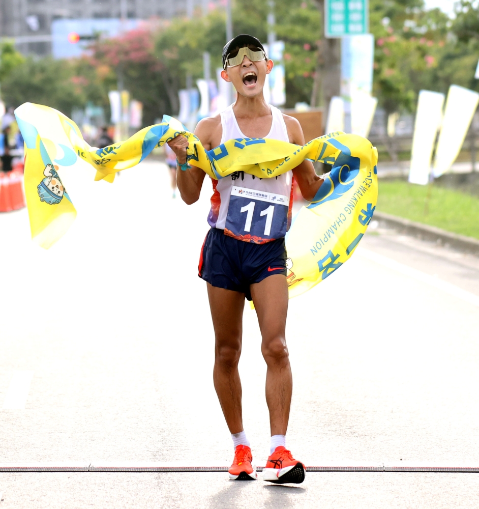許嘉維雖然拉傷仍在全運20公里競走破大會寫三連霸！林嘉欣／攝影。