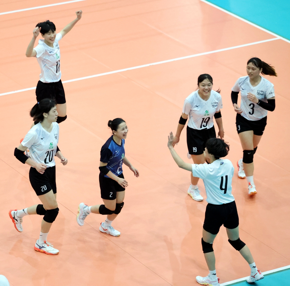 臺灣師大打出好球時超嗨。林嘉欣／攝影。