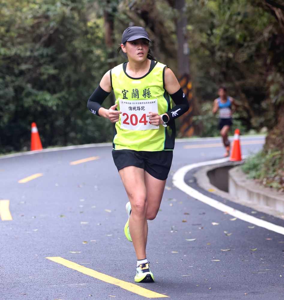 賴庭萱在傳統路跑賽公開女六連霸。林嘉欣／攝影。