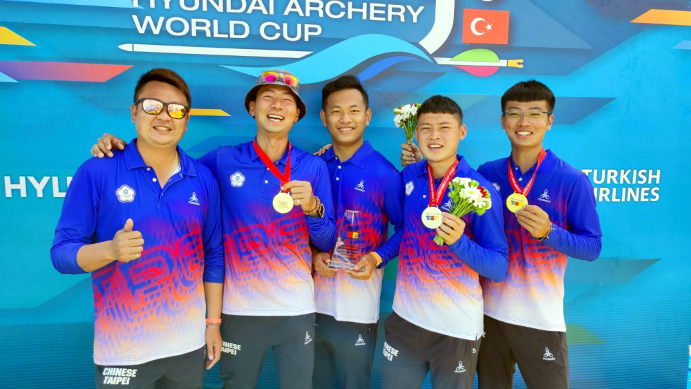 中華男團4月在世界盃安塔利亞站奪金，隔14年重返世界第一。