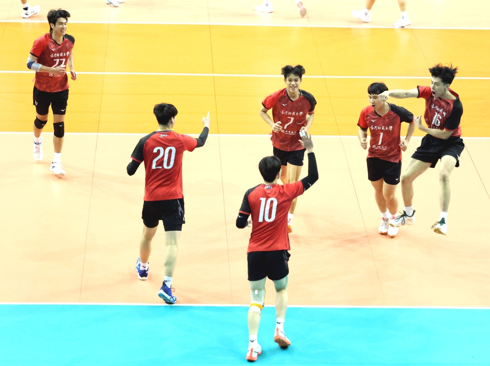 臺灣師大11連勝在複賽登頂超嗨。林嘉欣/攝影。