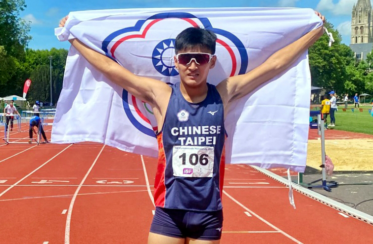 世中運百十欄金牌謝元愷獲選高雄市年度最佳男選手。胡文瑜提供。