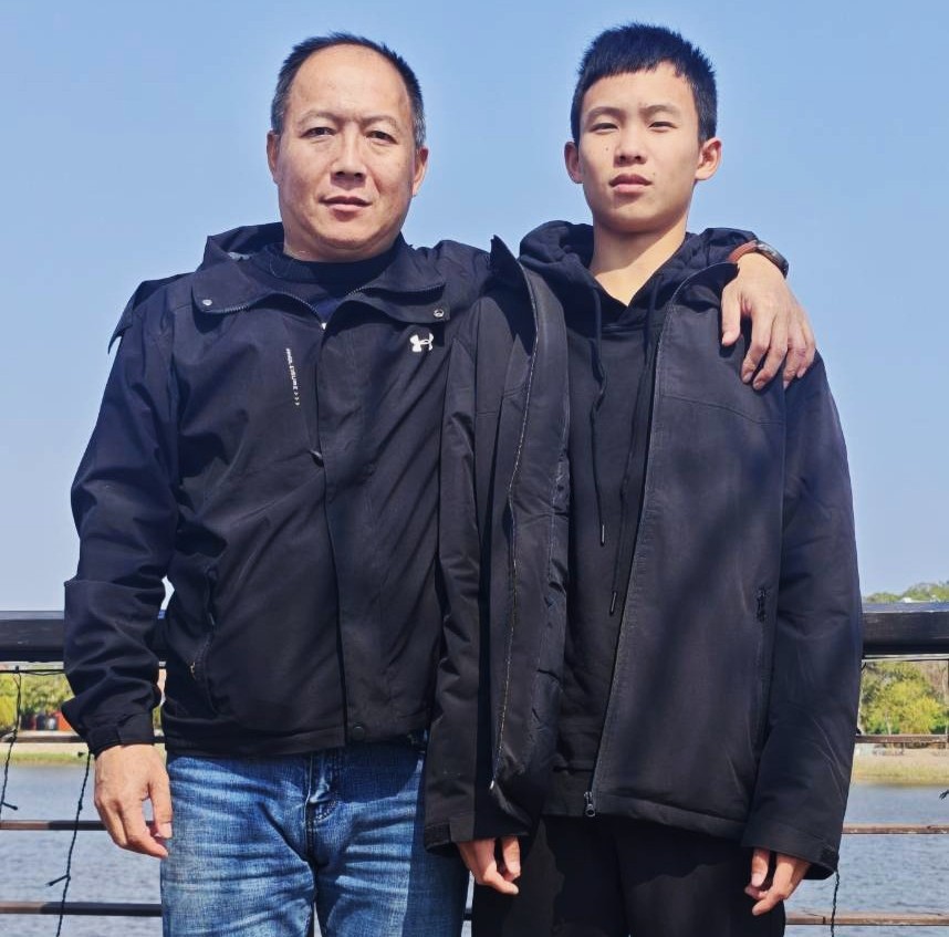 莊允翔想要超越曾在區中運奪銀的爸爸莊文龍(左)。莊允翔／提供。