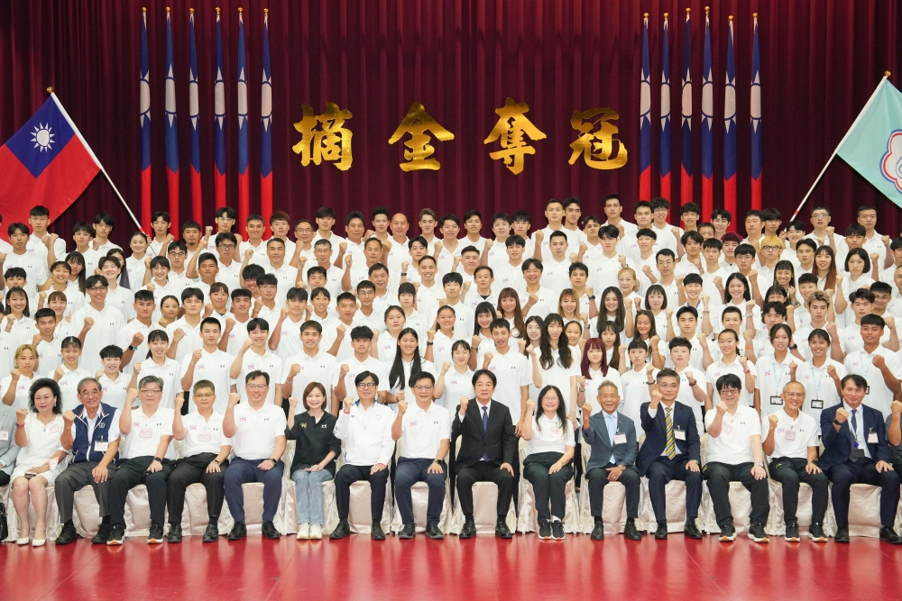 2025年萊茵魯爾世大運授旗典禮大合照。大專體總提供。